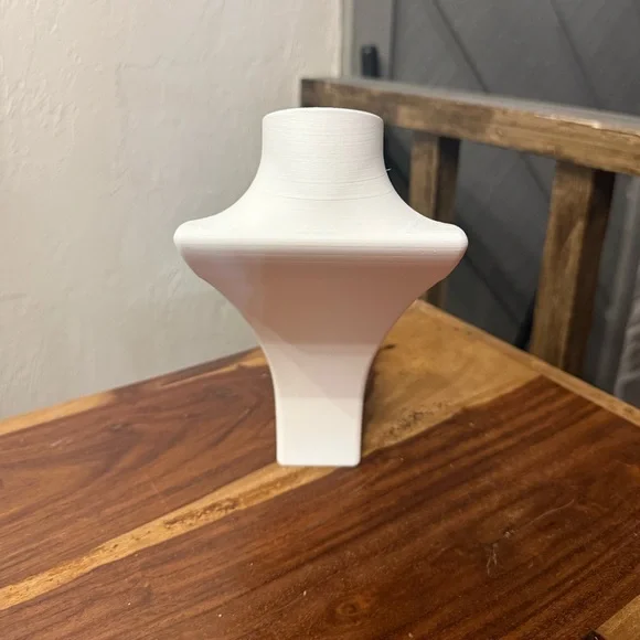 Elegant White Necklace Display Bust - Picture 4 of 7